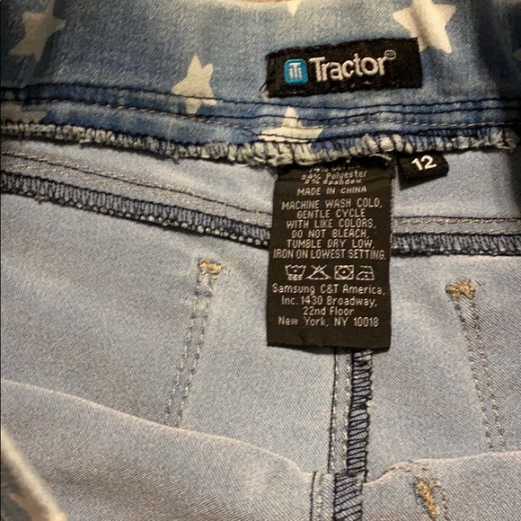 Jean shorts with stars - Picture 2 of 3